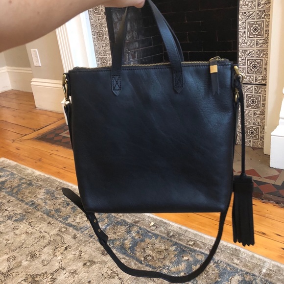 Madewell Handbags - Madewell Black Genuine Leather Crossbody Purse